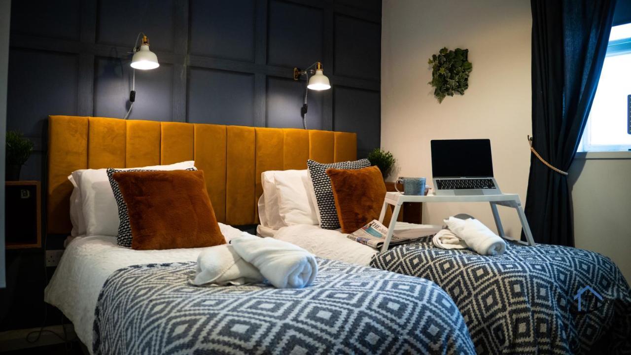 Flat 1 - King Bed, Parking, Workspace, Wi-Fi, Corporates ノッティンガム エクステリア 写真